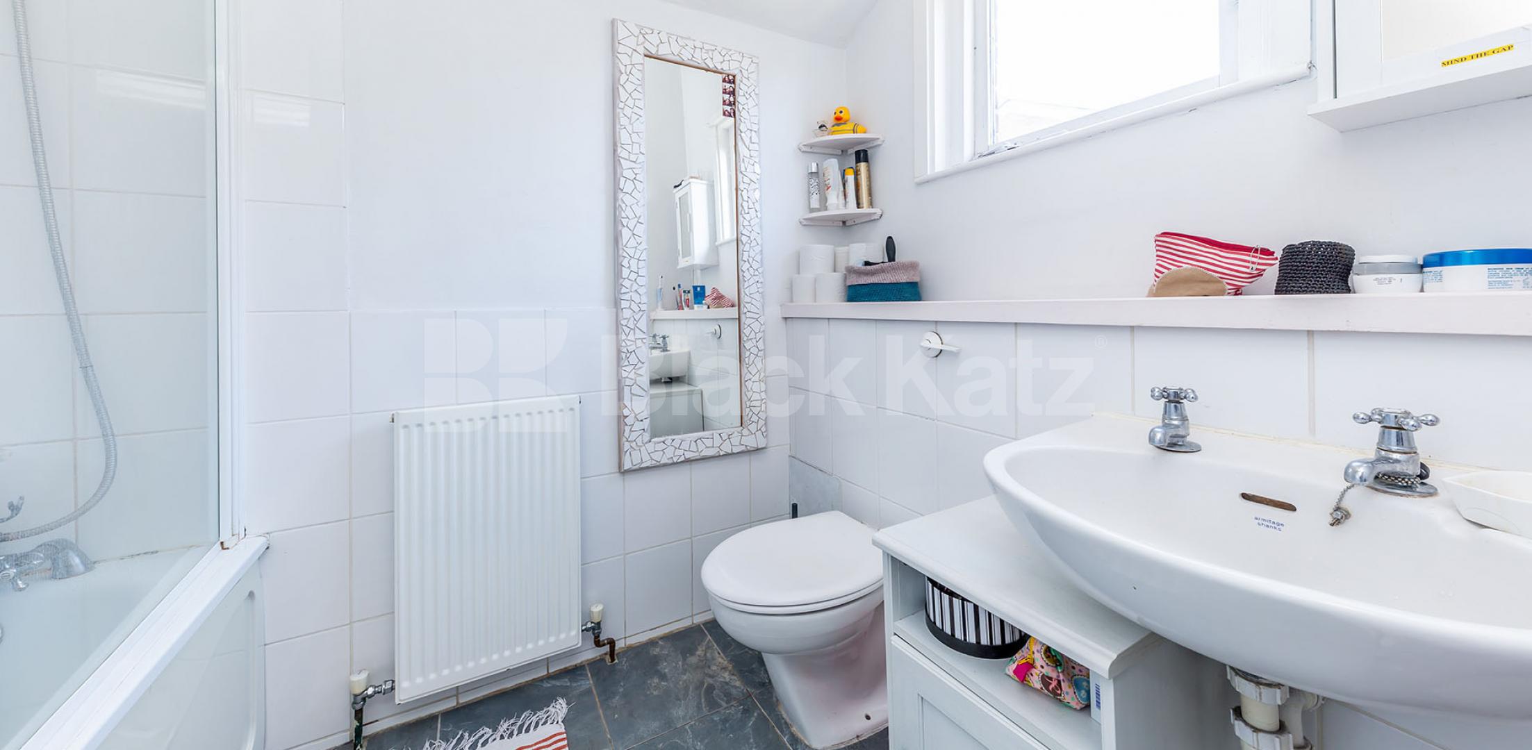 Superb modern two double bedroom flat with a private terrace mins to tube Baynes Street, Camden